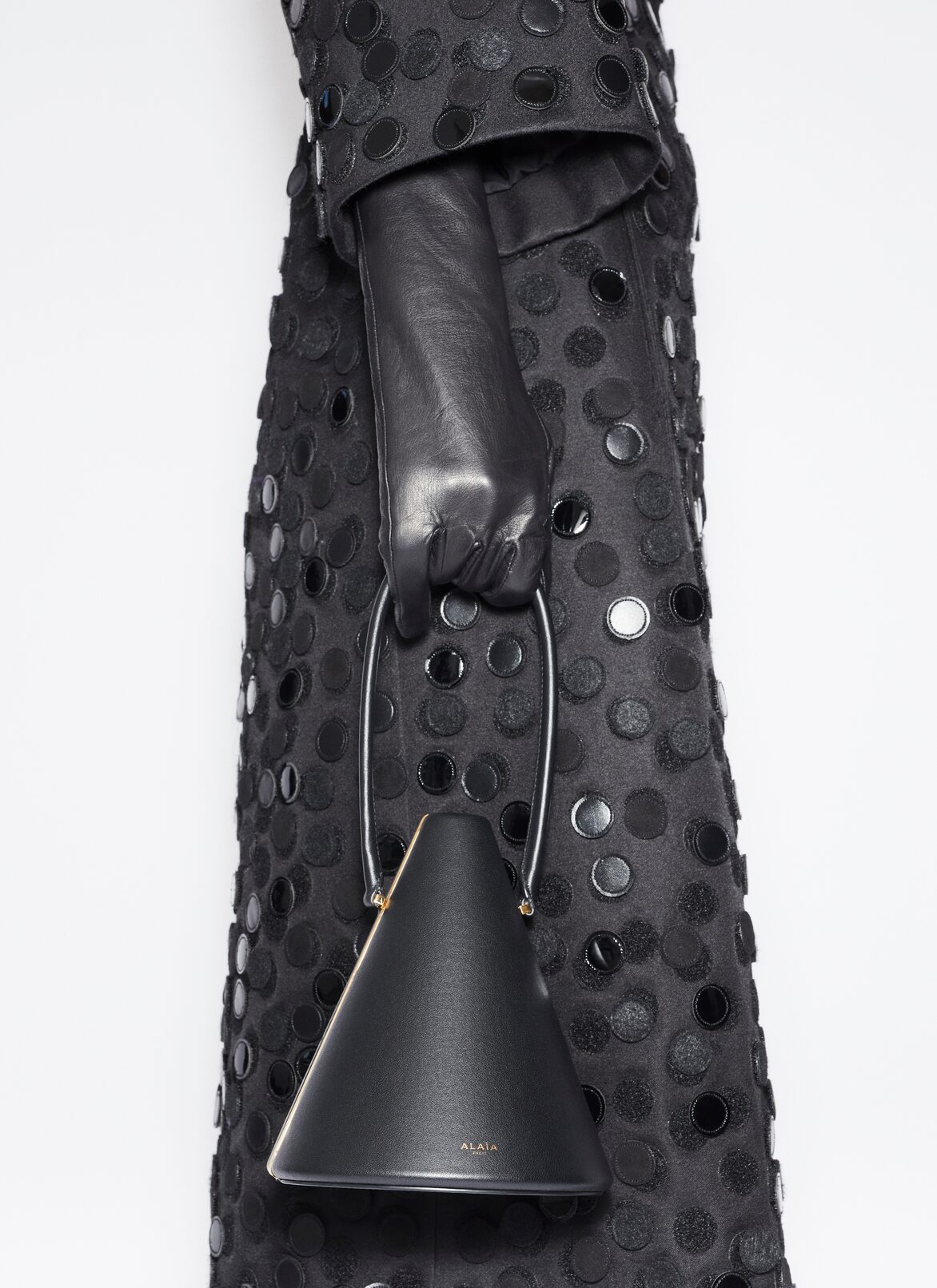 CONE MINAUDIERE IN LAMBSKIN ALAÏA BLACK CONE MINAUDIERE IN LAMBSKIN